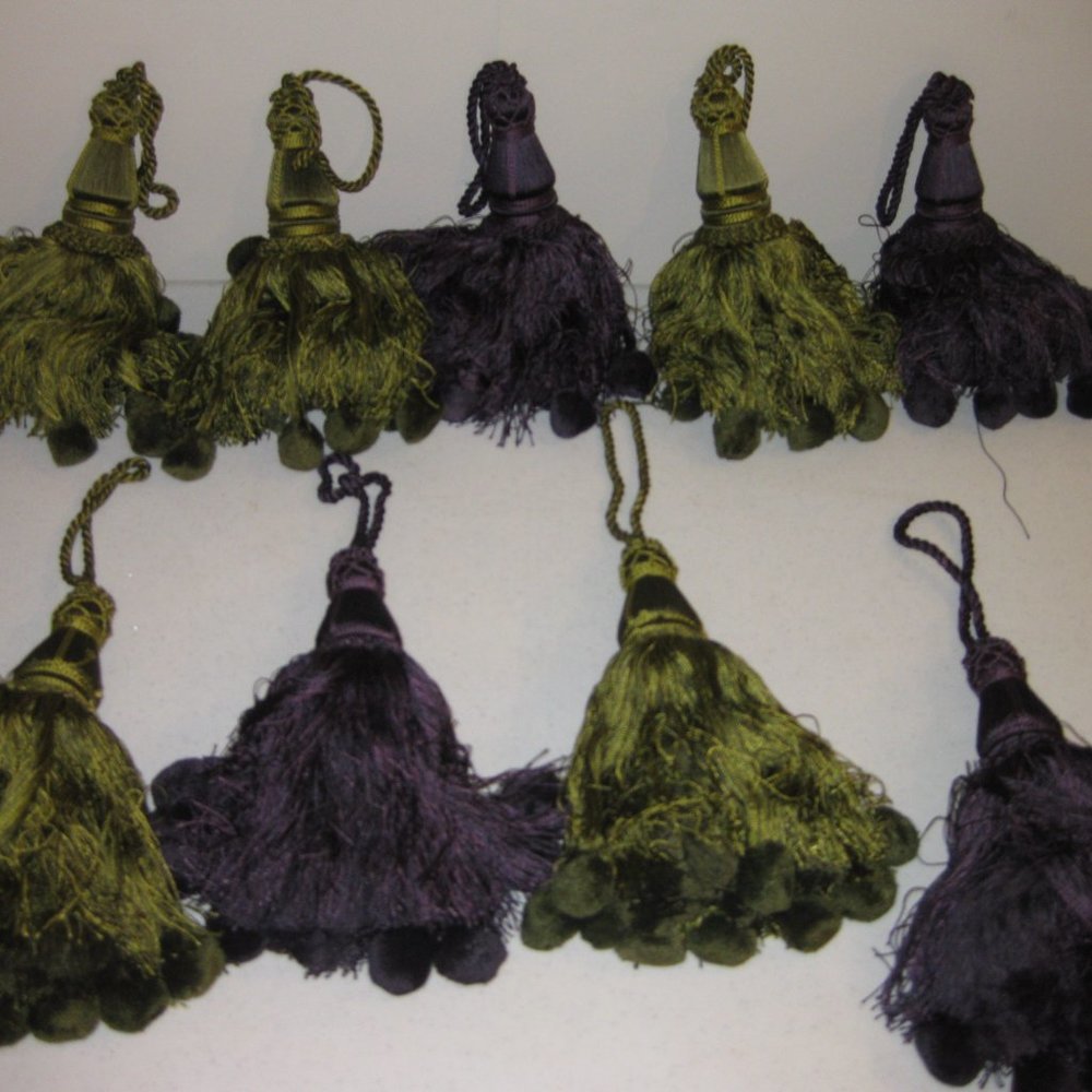 Tassels - 5 Green & 4 Purple